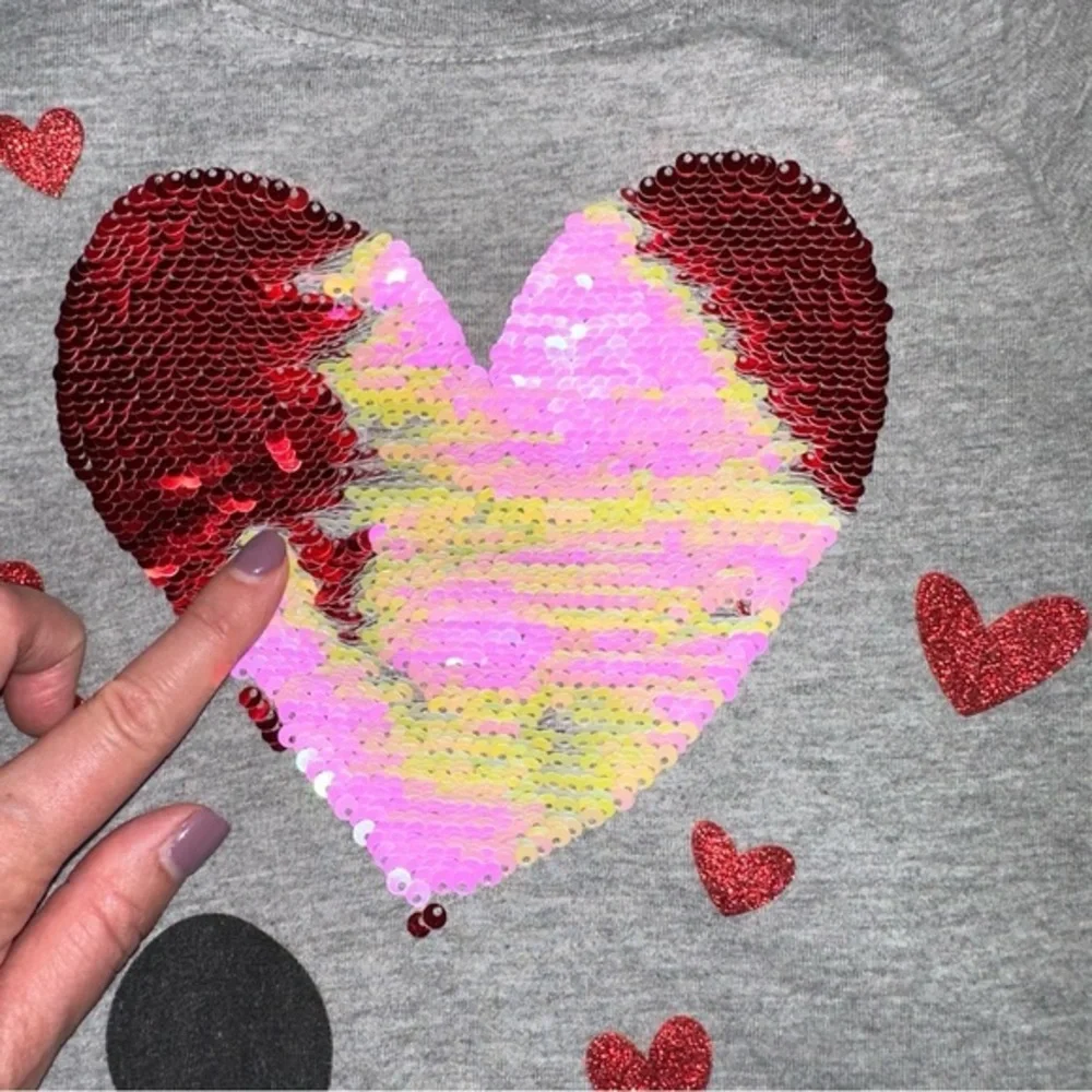 ❤️ Disney Mickey‎ & Minnie Valentine’s Day hearts shirt glitter & sequins